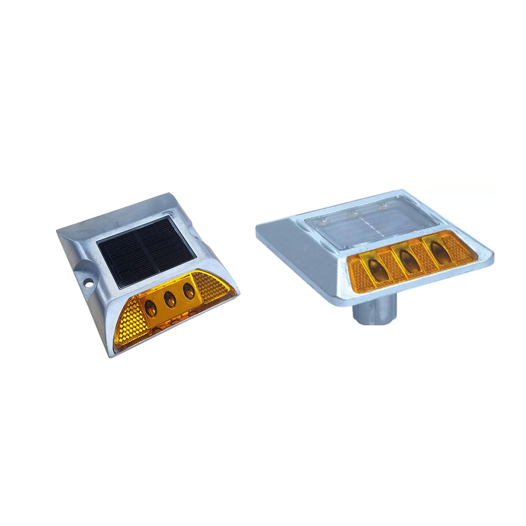 SOLAR-POWERED-DELINEATOR